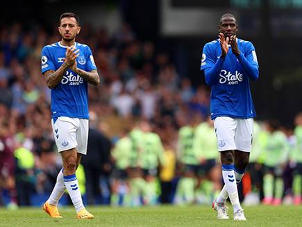 אברטון תמשיך להאבק על חייה בליגה (Michael Regan/Getty Images)