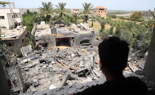 בית שנהרס בתקיפה של ישראל ברצועת עזה (צילום: Rizek Abdeljawad/Xinhua via Getty Images)