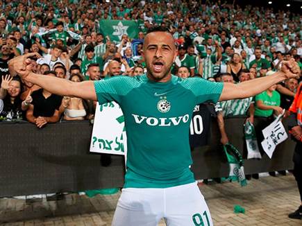 סבע כבש צמד וחגג אליפות ראשונה בקריירה (אלן שיבר)