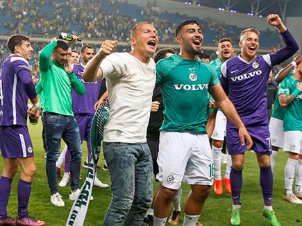 אחרי באר שבע, בכר שוב עם רצף של שלוש אליפויות (אלן שיבר)