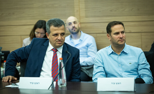 ראש עיריית רמת גן שאמה הכהן וראש עיריית ראשון לציון רז קינסטליך (צילום: יונתן זינדל, פלאש 90)