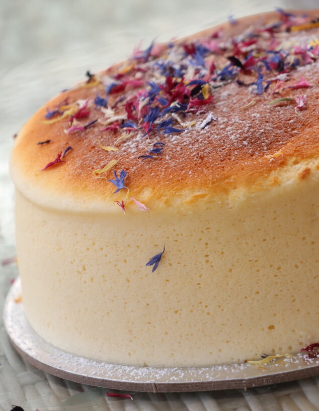 עוגת גבינה של רעות זומר (צילום: רעות זומר, Cookstock חומרי גלם לבישול ואפייה)