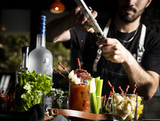 העובדים התבשרו בהפתעה: בר הקוקטיילים בנחלת בנימין ייסגר