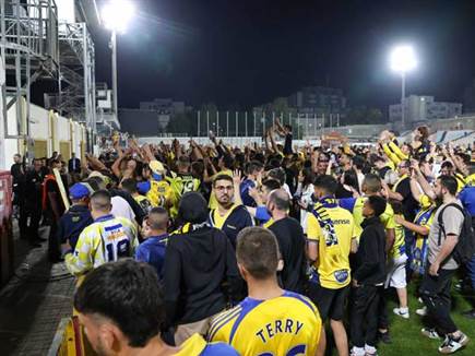 חמור (לירון מולדובן)