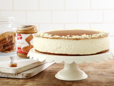 עוגת לוטוס, גבינה ושוקולד לבן (צילום: דניה ויינר, mako אוכל)