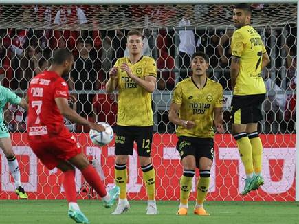 הכריע בפנדל. ספורי (אלן שיבר)