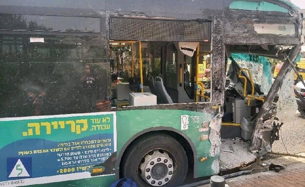 תאונת אוטובוס בחיפה (צילום: כבאות והצלה)