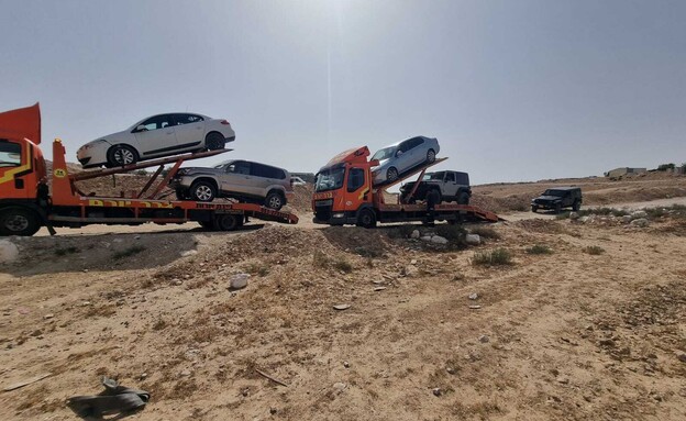 הרכבים הגנובים שנתפסו (צילום: דוברות משטרת ישראל)
