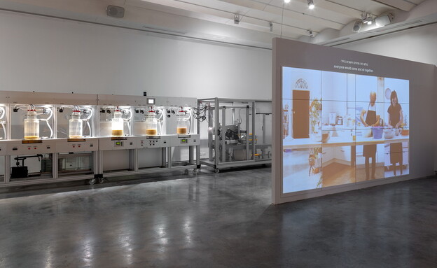 המכונה של וים דלואה במוזיאון העיצוב בחולון (צילום: אלעד שריג)