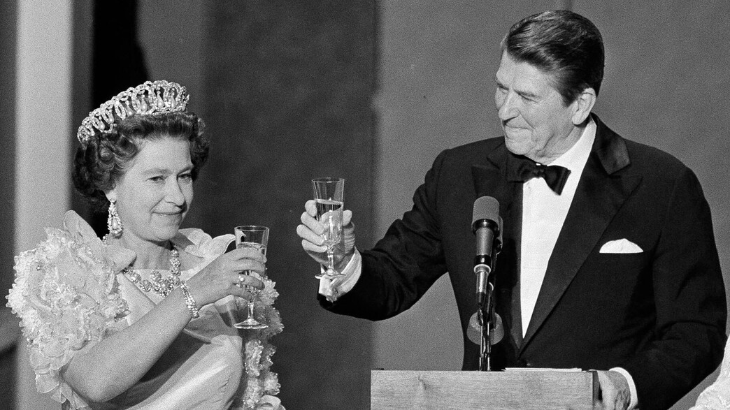 המלכה אליזבת' והנשיא רייגן