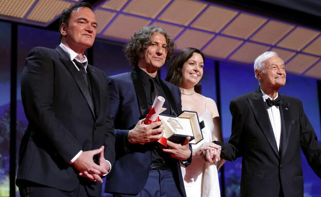 ג'ונתן גלייזר זוכה בפסטיבל קאן (צילום: Le Segretain/Getty Images)