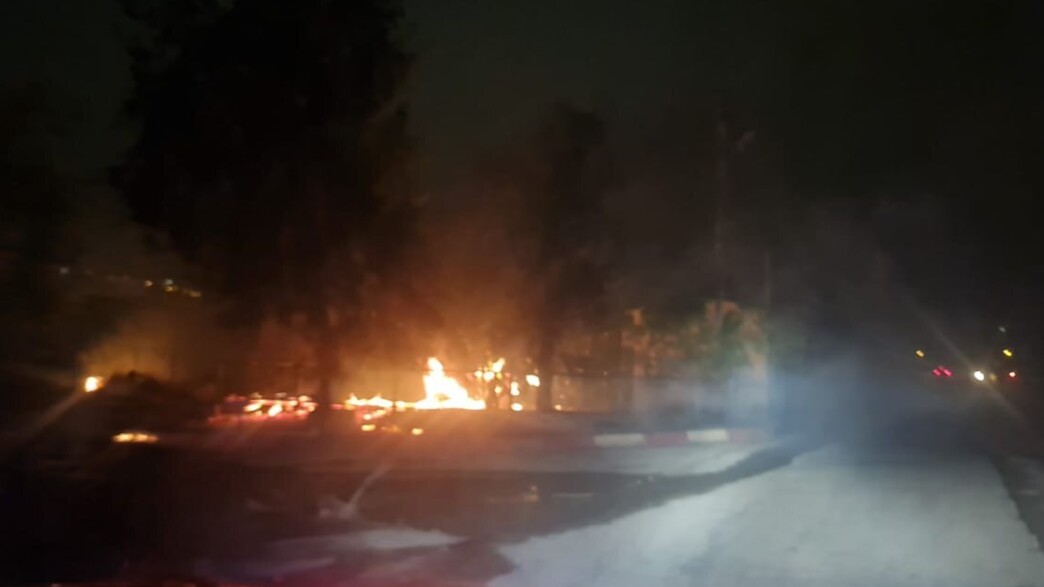 שריפה בבסיס מחנה ישי, סמוך למעלה אדומים