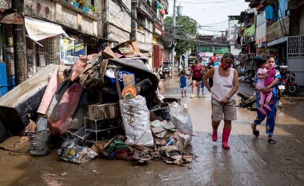 סופת ה"סופר טייפון" הכתה באי גואם - בדרך לפיליפיני (צילום: רויטרס)