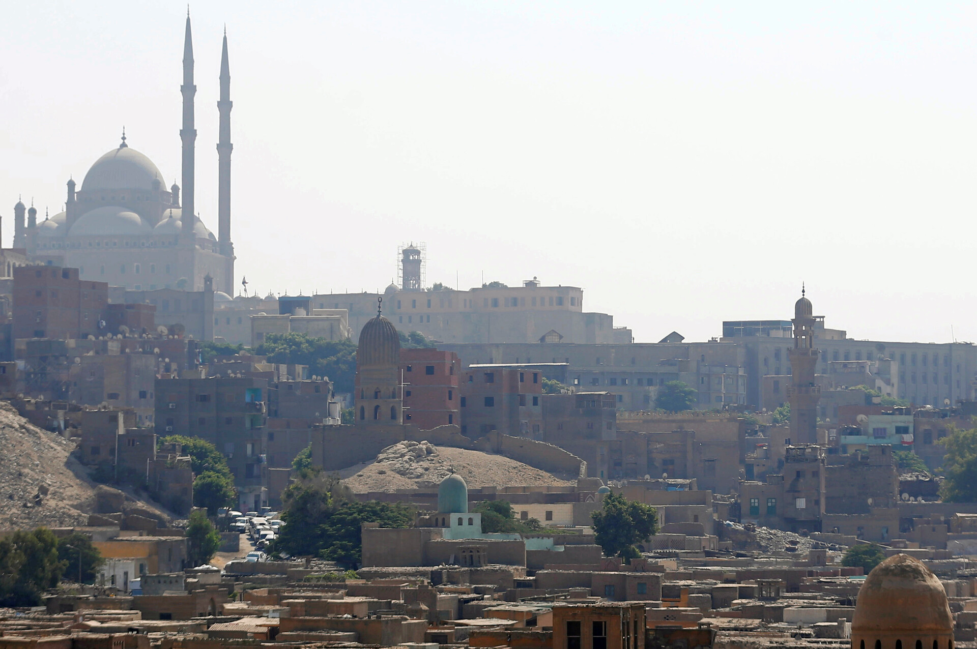 עיר המתים העתיקה בקהיר (צילום: רויטרס)