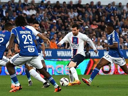 במשך דקות ארוכות, שטרסבורג סגרה היטב את מסי (Getty)