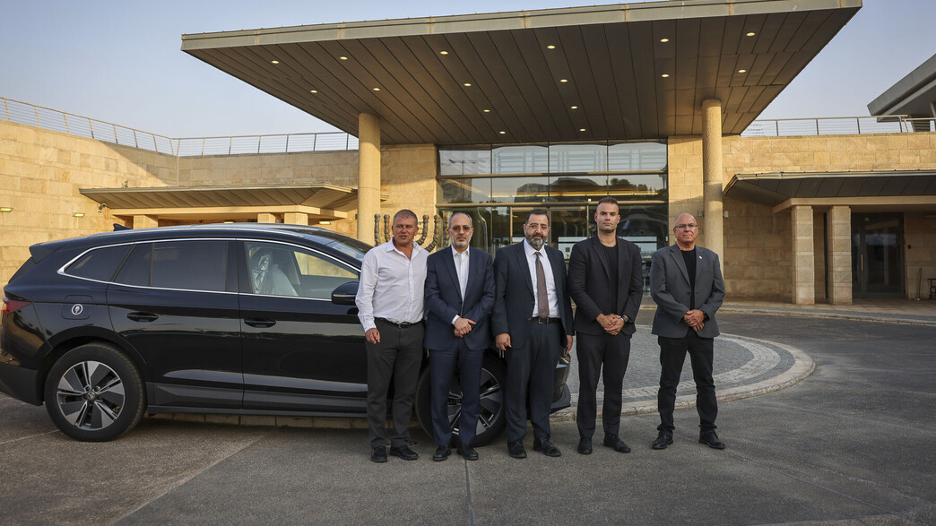 רכבים חשמליים