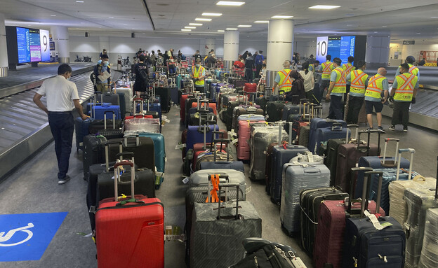 מזוודות אבודות (צילום: Ted Shaffrey, ap)