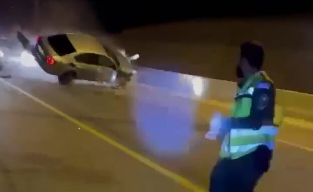 רכב מנסה לברוח משוטרים ומתהפך (צילום: סעיף 27א לחוק זכויות יוצרים)