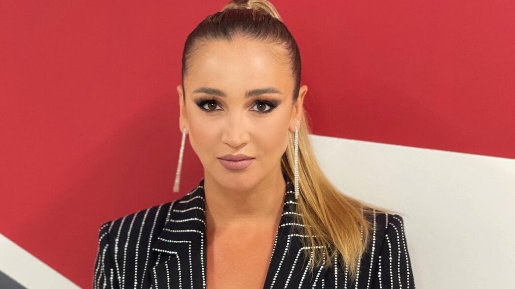 הזמרת אולגה בוזובה