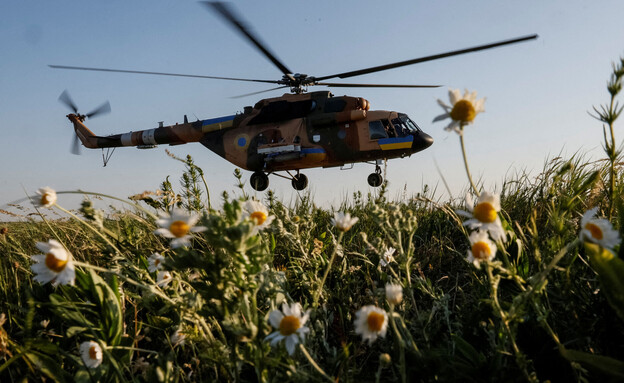 מסוק אוקראינה בתרגיל צבאי (צילום: reuters)