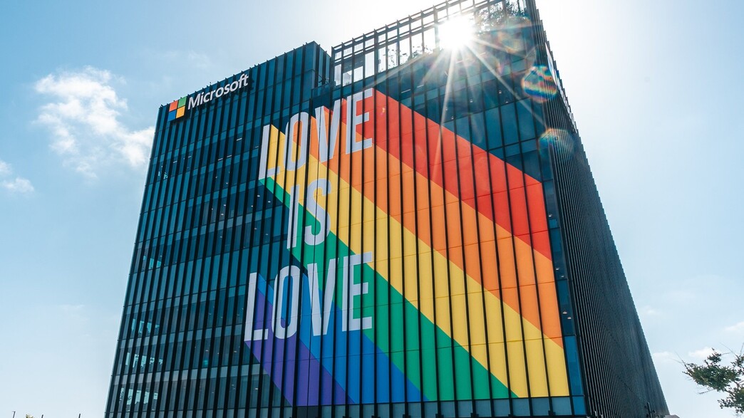בניין מייקרוסופט בחודש הגאווה בניין מייקרוסופט בחודש הגאווה