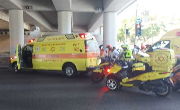 תאונת פגע וברח בתל אביב (צילום: מד"א)