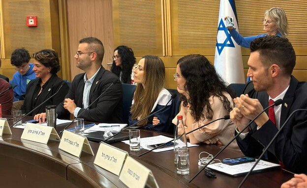 דיון של השדולה למען הקהילה הלהט