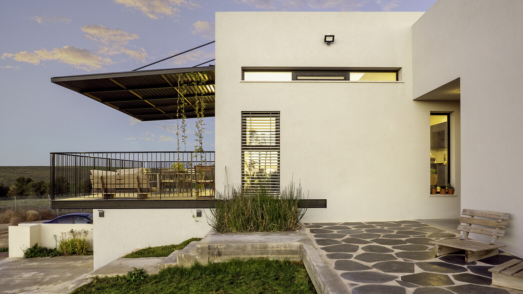 בזלת שירלי רוט בזלת שירלי רוט