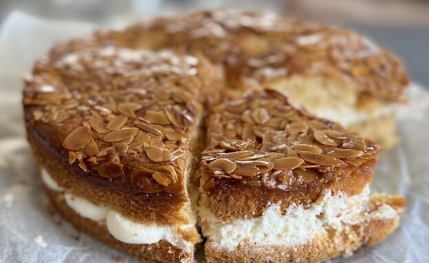 עקיצת הדבורה. תמונה אחרונה כי קשה לנו להתאפק