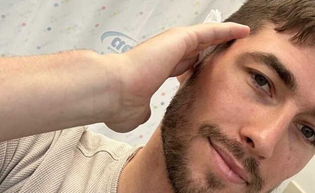 עומר דרור הגיע לבית החולים אחרי שחתך לעצמו את האוזן (צילום: מתוך עמוד האינסטגרם של עומר דרור, instagram)