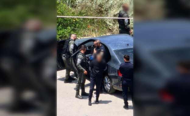 חשודים שנעצרו בחניון בית חולים בנצרת עם 6 אקדחים ו