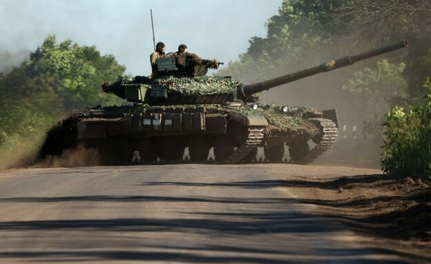 הכוחות בחזית (צילום: ANATOLII STEPANOV/AFP)