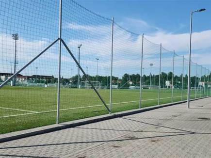 מגרש האימונים באויפשט