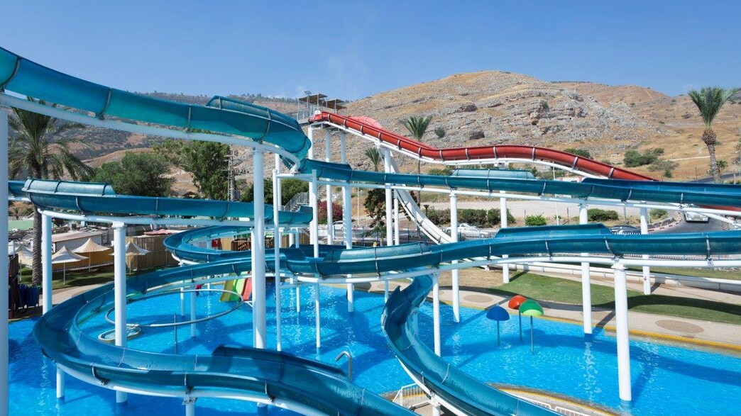 פארק המים חוף גיא בכנרת פארק המים חוף גיא בכנרת