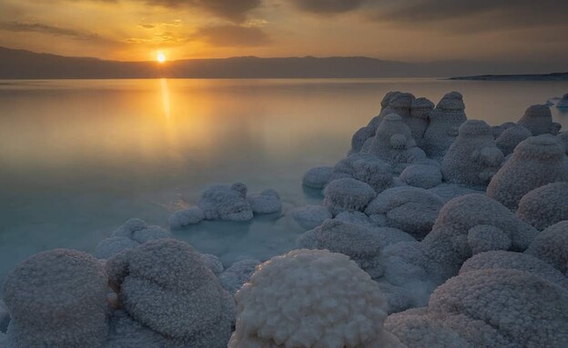 ים המלח ביום סגרירי (צילום: לירון כץ, רשות הטבע והגנים)