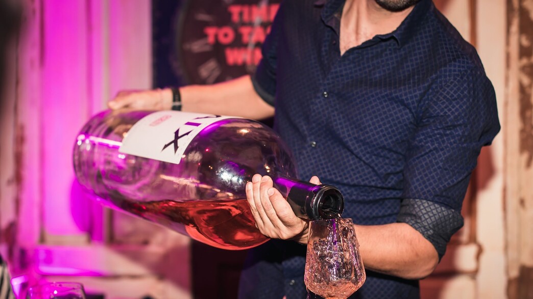 פופ אפ יין ואומנות טו מיקס