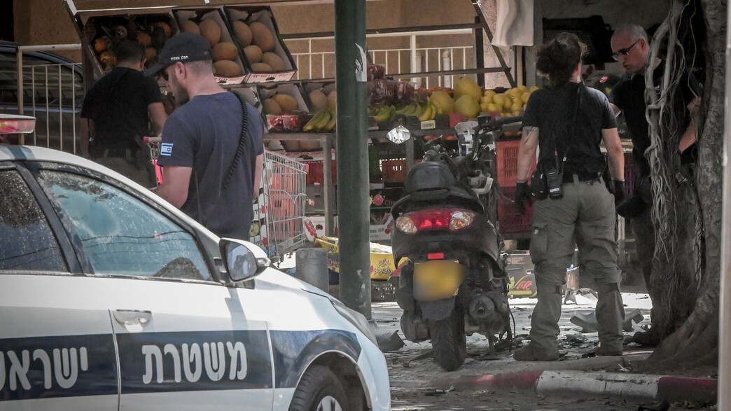 משטרת ישראל בזירה פיצוץ אופנוע ברמת גן משטרת ישראל בזירה פיצוץ אופנוע ברמת גן