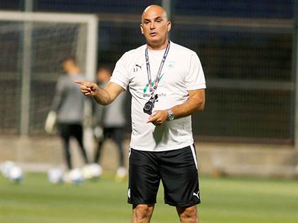 חזן. שני המגנים השמאליים שלו נפצעו לתקופה ארוכה (אלן שיבר)