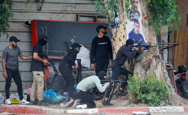 חמושים בג'נין בהיתקלות עם כוחות צה"ל (צילום: רויטרס)