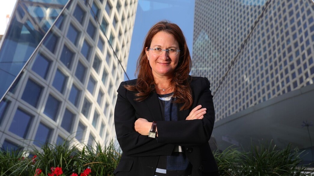 דנה עזריאלי דנה עזריאלי