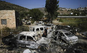 מתנחלים הציתו בתים ורכבים פלסטיניים (צילום: AP)