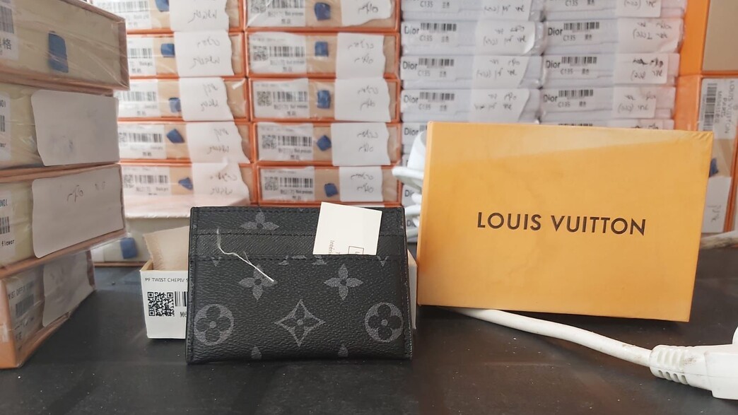  זיופים של לואי ויטון