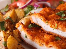 שניצל פריך חתוך  (צילום: AS Foodstudio, ShutterStock)