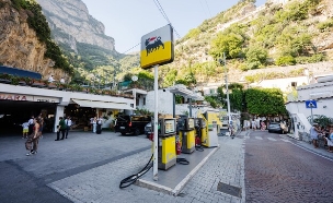תחנת דלק איטליה (צילום: AS photo family, shutterstock)