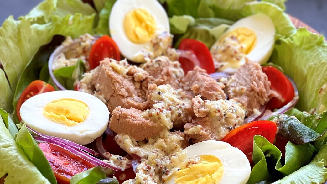 סלט טונה וירקות סלט טונה וירקות