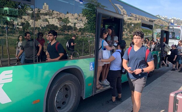 "טרור" פקחי האוטובוסים (צילום: באדיבות אגודת הסטודנטים למקצועות הרפואה בעברית)