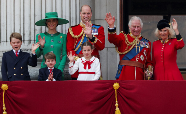 משפחת המלוכה  (צילום: reuters)