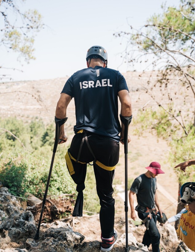 סנפלינג משותף של נבחרת ישראל הפראלימפית ומתנדבי עמותת חתול (צילום: עידן מרזוק)