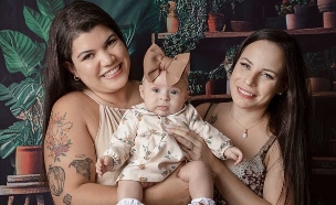 עדי רוז'ני ומרסלה דורייס עם בתן תום אלורה (צילום: @amorinhafotografia)