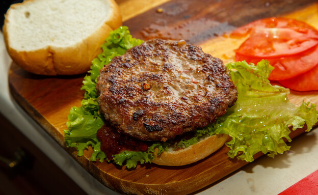 המבורגר ביתי בלחמנייה